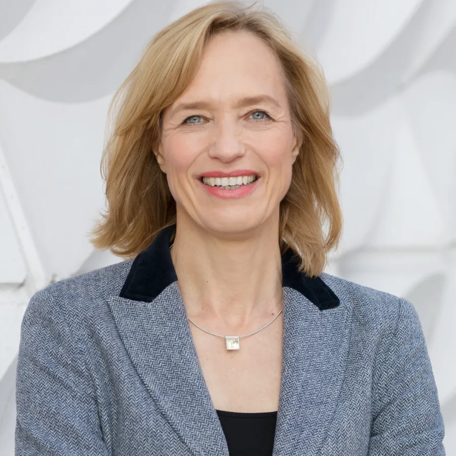 public one / Dr. Gudrun Henne